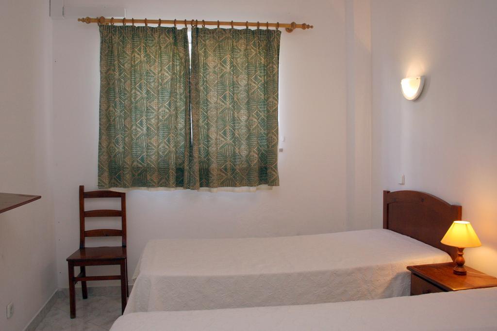 Apartamentos King's Quarteira Ruang foto